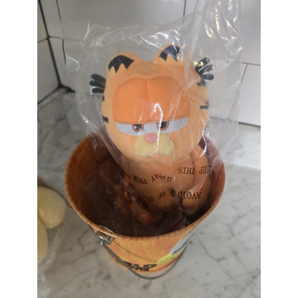 New Garfield The Movie Promo Popcorn Bucket With Garfield & Odie Plush